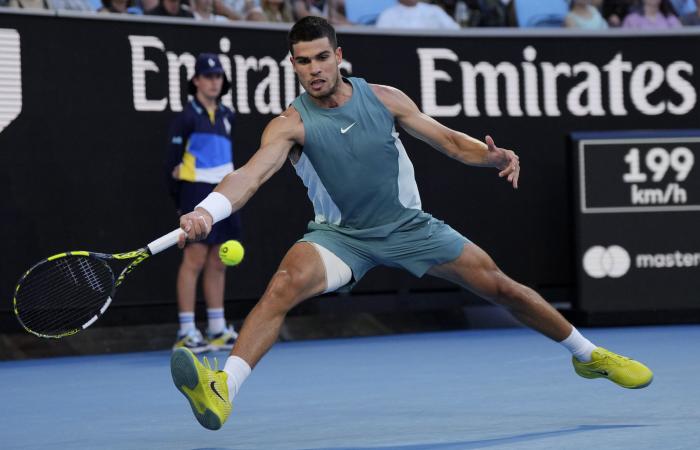 Australian Open: Carlos Alcaraz presents his new weapons and moves on to the second round of Australia