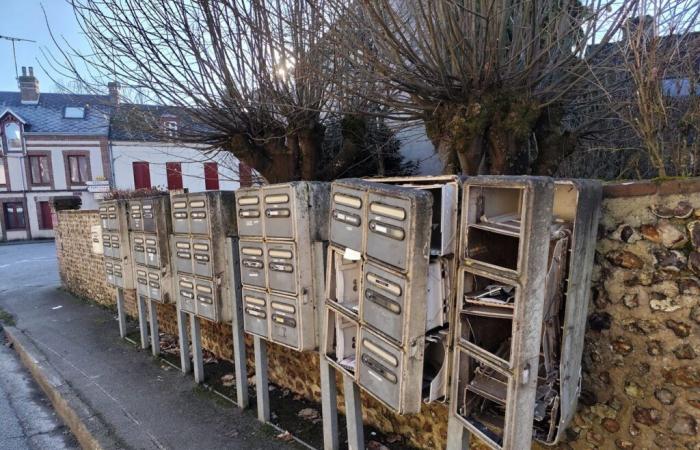 A crazy car causes damage in this small town in Orne