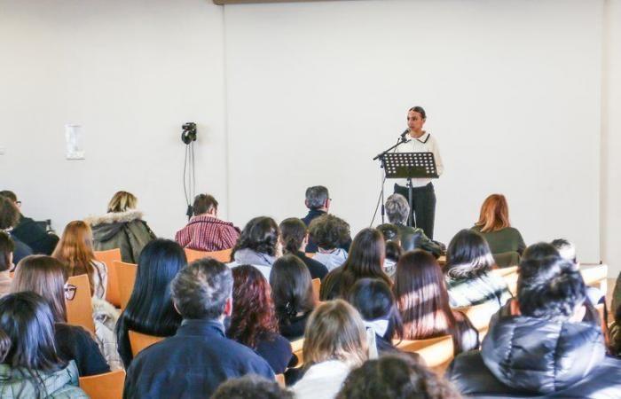 Israa, Ludivine, Amy, Valentine, Karima, five high school students already full of eloquence