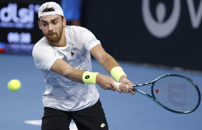 Benjamin Bonzi performs and passes the 1st round of the Australian Open