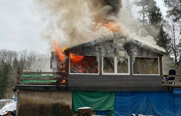 A fire devastates a chalet in Biron: the residents relocated with neighbors