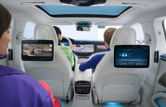 Mercedes transforms its cars into movie theaters…