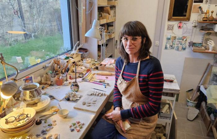 From her workshop in Vendée, Caroline creates ceramic beans for bakeries throughout France