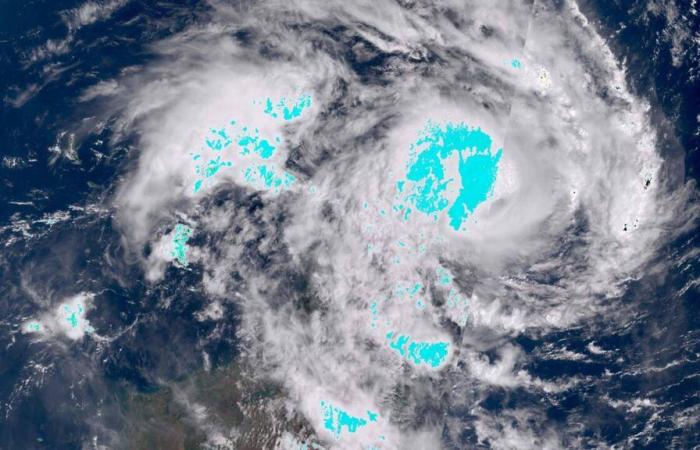 After the passage of tropical storm Dikeledi, Mayotte still on red alert