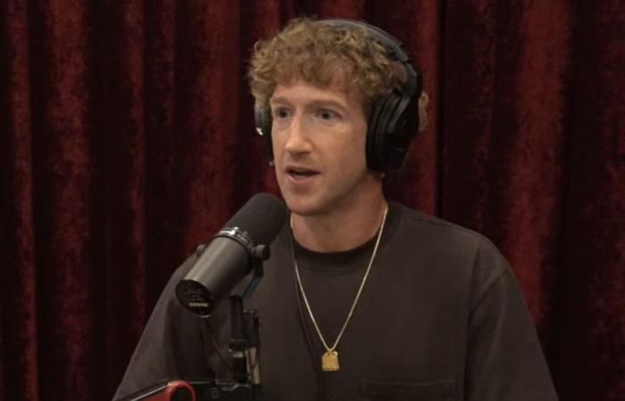 Mark Zuckerberg accuses Apple of “bleeding people”