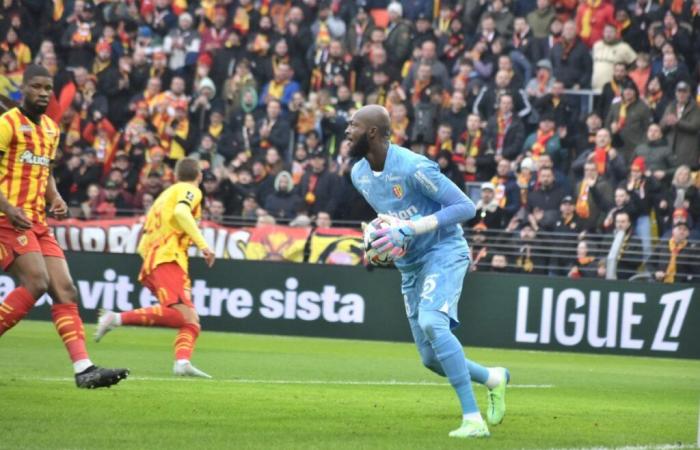 Three matches and already two warnings for Hervé Koffi, under suspension