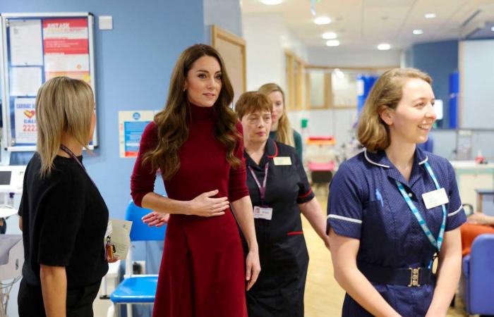 The Princess of Wales returns to the hospital where she was treated to thank staff in the New Year