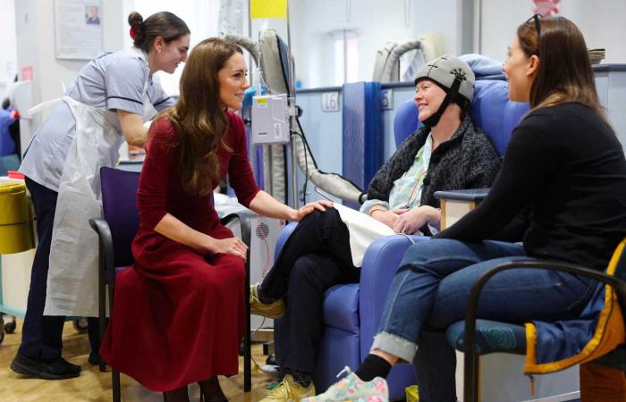 The Princess of Wales returns to the hospital where she was treated to thank staff in the New Year