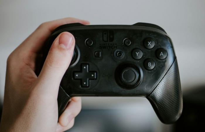 This is the Nintendo Switch controller you need and it’s less than 20 euros on AliExpress