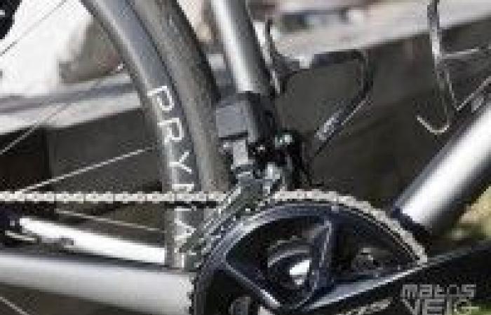 Test of the Shimano 105 Di2 12V R7150 group, this wrongly unloved