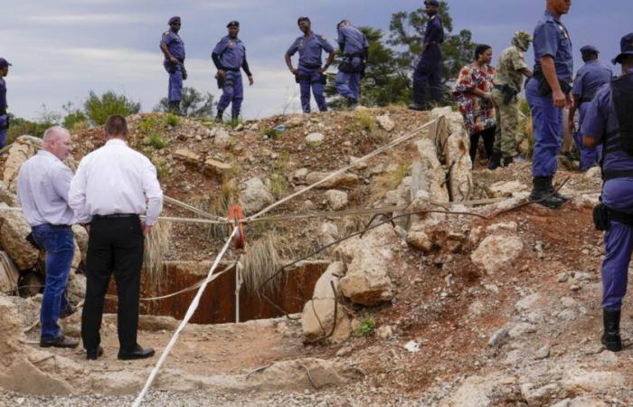 South Africa. 26 illegal miners rescued, after two months of hell underground