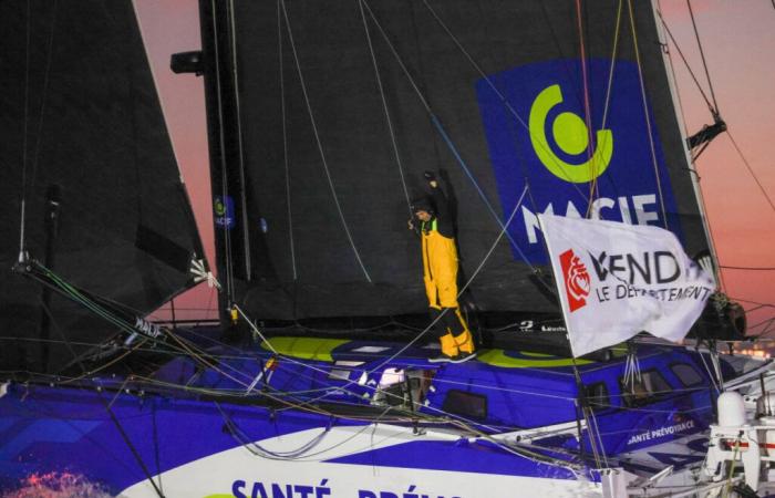 Charlie Dalin, winner of the 2024 Vendée Globe, breaks the record in 64 days of racing!