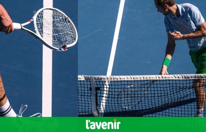 Australian Open: Medvedev got very hot in the 1st round and lost his temper again by breaking his racket and a camera (videos)