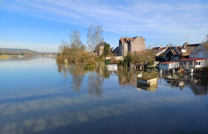 Significant floods reported in the Oise, this small village is used to flooding