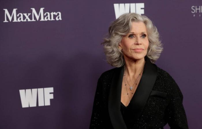 To display a sculpted silhouette at 87, Jane Fonda reveals her secret accessible to all