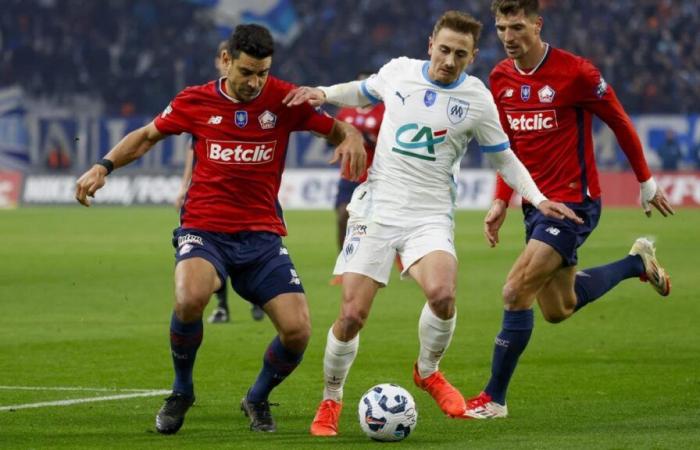 Lille wins on penalties and eliminates OM