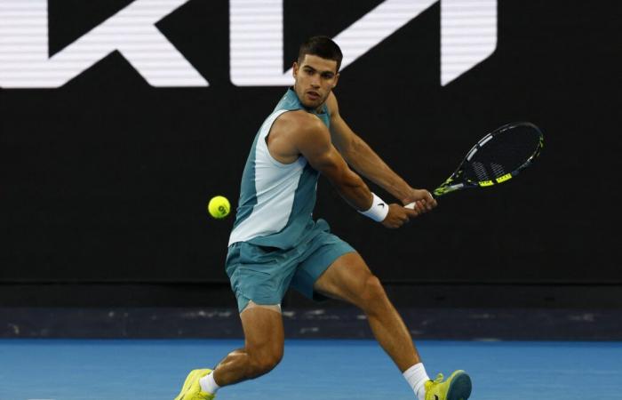 Carlos Alcaraz starts strong at the Australian Open: aims for career Grand Slam.