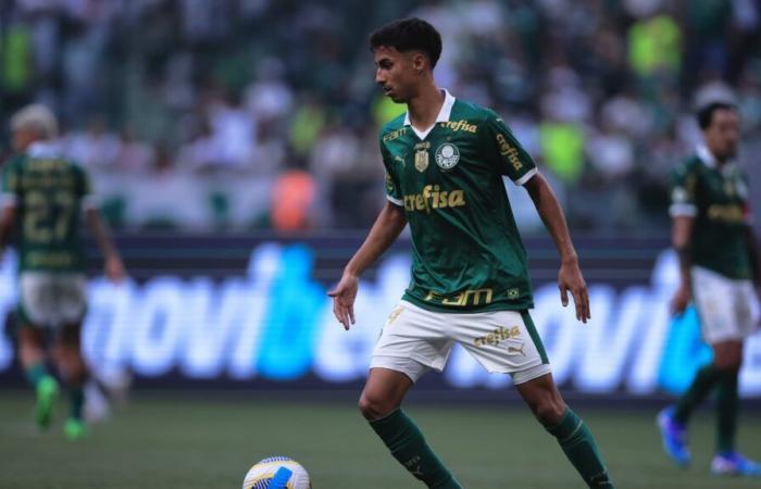 a young Brazilian defender will sign for Manchester City for 35 million euros