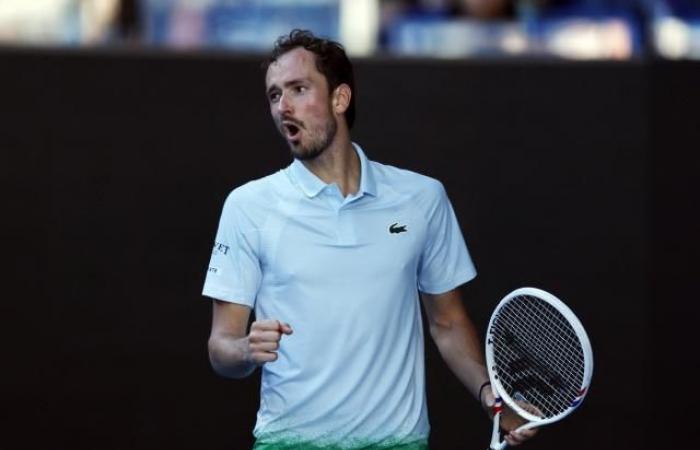 Pushed to the 5th set by the 418th in the world, Daniil Medvedev qualifies for the 2nd round of the Australian Open