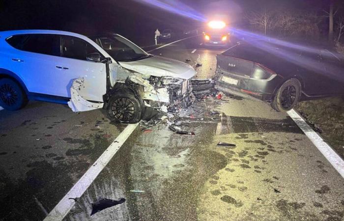 The electric car switches off while driving and stops in the dark