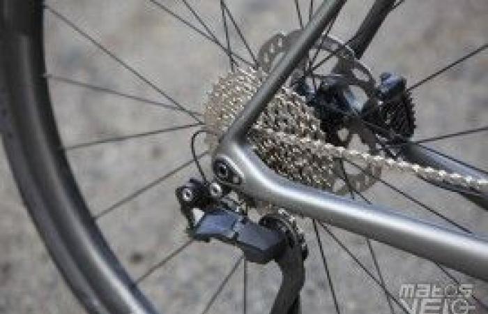 Test of the Shimano 105 Di2 12V R7150 group, this wrongly unloved