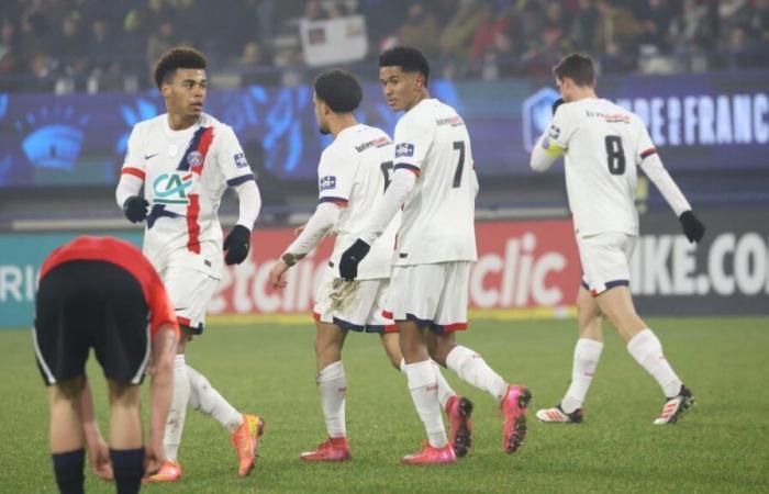 PSG qualifies in pain against Espaly