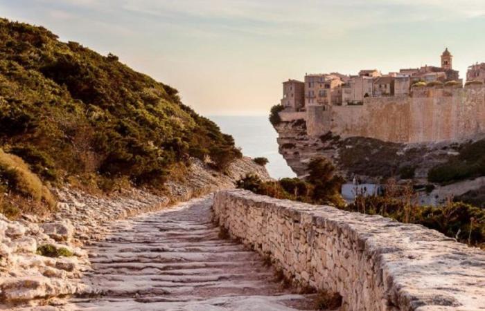 a house hidden in the heart of the Corsican mountains