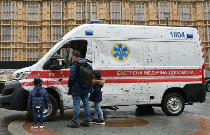 War in Ukraine: why is an ambulance, riddled with bullets, returning from Kharkiv, going to tour France?