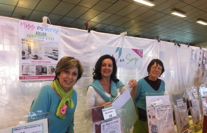 Scrapbook enthusiasts meet in Pacy-sur-Eure