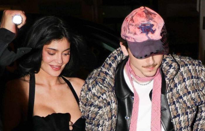 Kylie Jenner, Timothée Chalamet Hold Hands During Romantic an Stylish Date Night in Paris