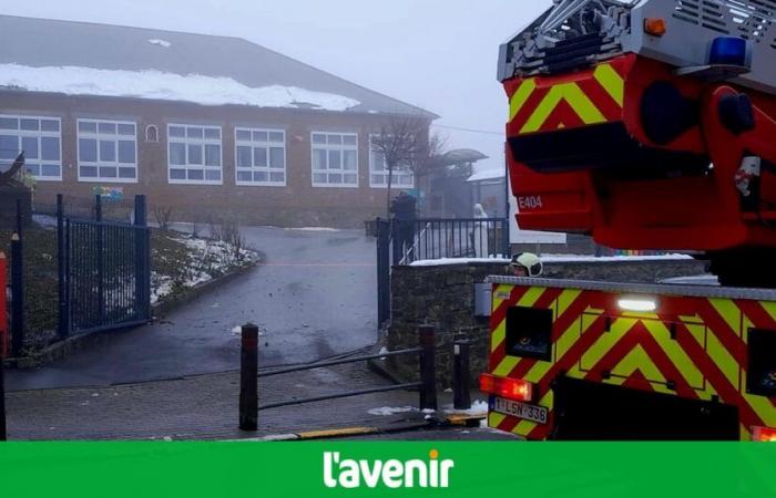 Fire at the Aubel free school: students have been evacuated and parents will be contacted to take the children back