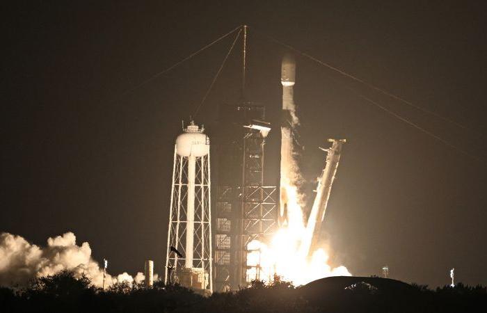 SpaceX launches two moon missions on one rocket