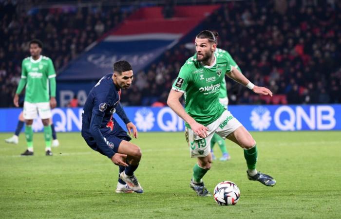 ASSE congratulated in its locker room by a surprise guest