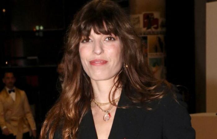 Lou Doillon goes into exile far from Paris: a family ski trip for his clan, little exhausted Laszlo!