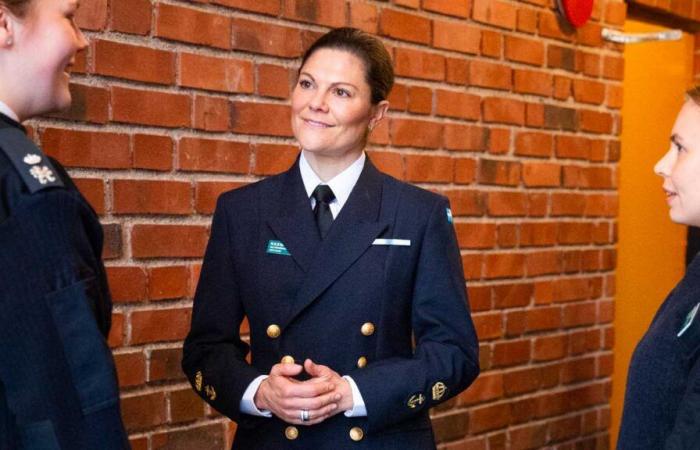 Victoria of Sweden appears for the first time in a Navy uniform