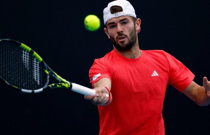 Jacob Fearnley match at Aussie Open SUSPENDED after just two games as Scot bids to continue stunning run