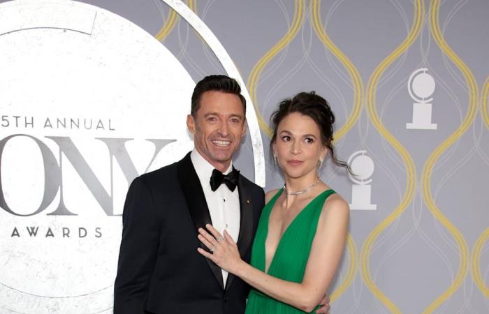 Hugh Jackman and Sutton Foster were caught making out | Entertainment