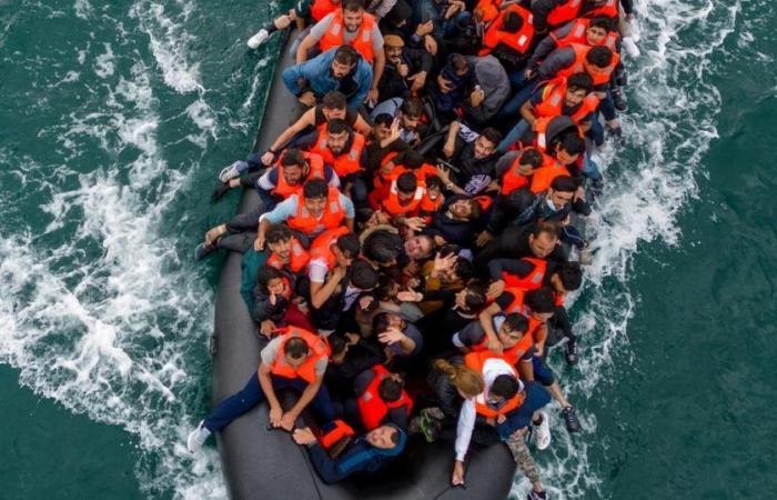 around a hundred migrants rescued during several crossing attempts