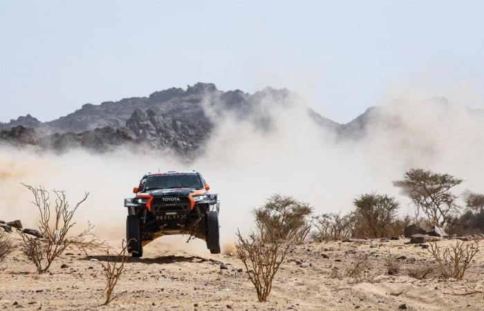 Lategan gets back in front (Dakar 2025)