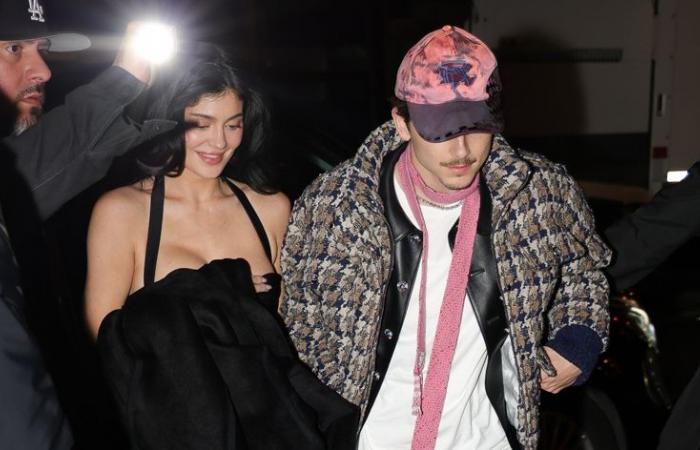 Timothee Chalamet Gets Girlfriend Kylie Jenner’s Support at ‘A Complete Unknown’ Paris Premiere, Spotted Holding Hands at After Party | A Complete Unknown, Edward Norton, James Mangold, Kylie Jenner, Monica Barbaro, Shauna Robertson, Timothee Chalamet | Just Jared: Celebrity News and Gossip