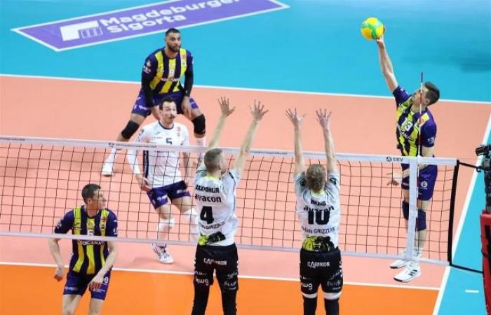 Earvin Ngapeth beaten for his first in the Champions League with Fenerbahçe