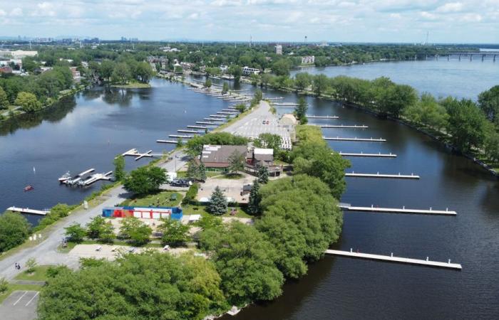 Demolition of equipment | A page is turning at the old Lachine marina