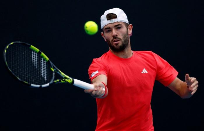 Jacob Fearnley match at Aussie Open SUSPENDED after just two games as Scot bids to continue stunning run