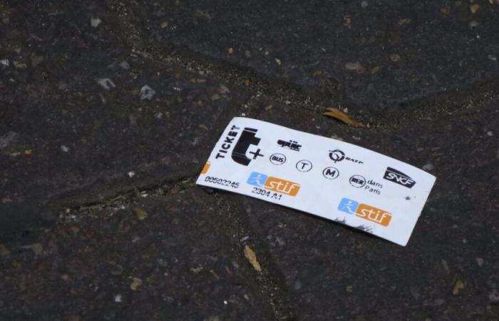 5 things to know about the end of the cardboard metro ticket in Paris