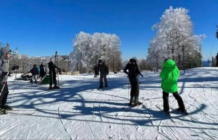 a mayor decides to close a ski resort