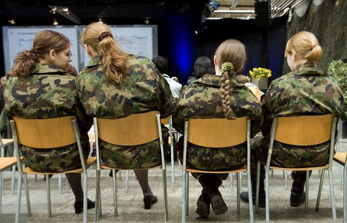 Swiss women forced to learn about the army and the PC