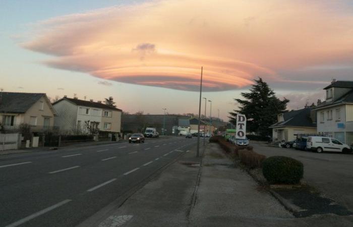 SLIDESHOW. The splendid images of the lenticular cloud which was seen in several places in Aveyron on Wednesday