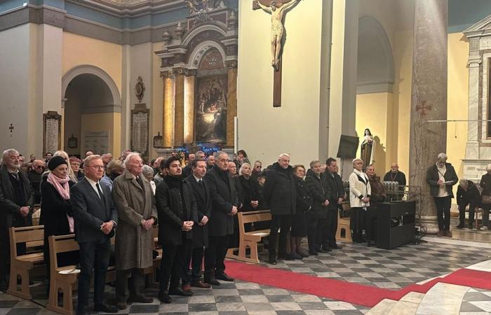 political figures at the tribute mass in Nice to the founder of the FN, Eric Ciotti was at that in Paris