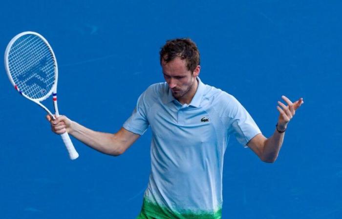 Australian Open > Daniil Medvedev dodges the press conference after his defeat in the second round against Tien