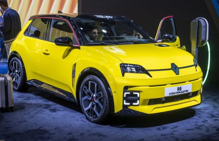 Which Renault 5 to buy to get the fastest possible charging?